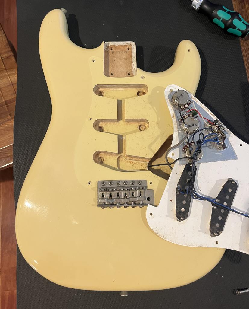 Fernandes FST-60 Stone Logo pickup route Tokai