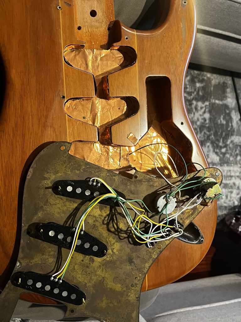 1980 Fernandes FSt-120 shielding and pickup routes 