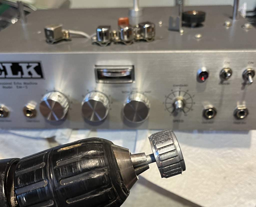 ELK EM-5 Cleaning the knobs