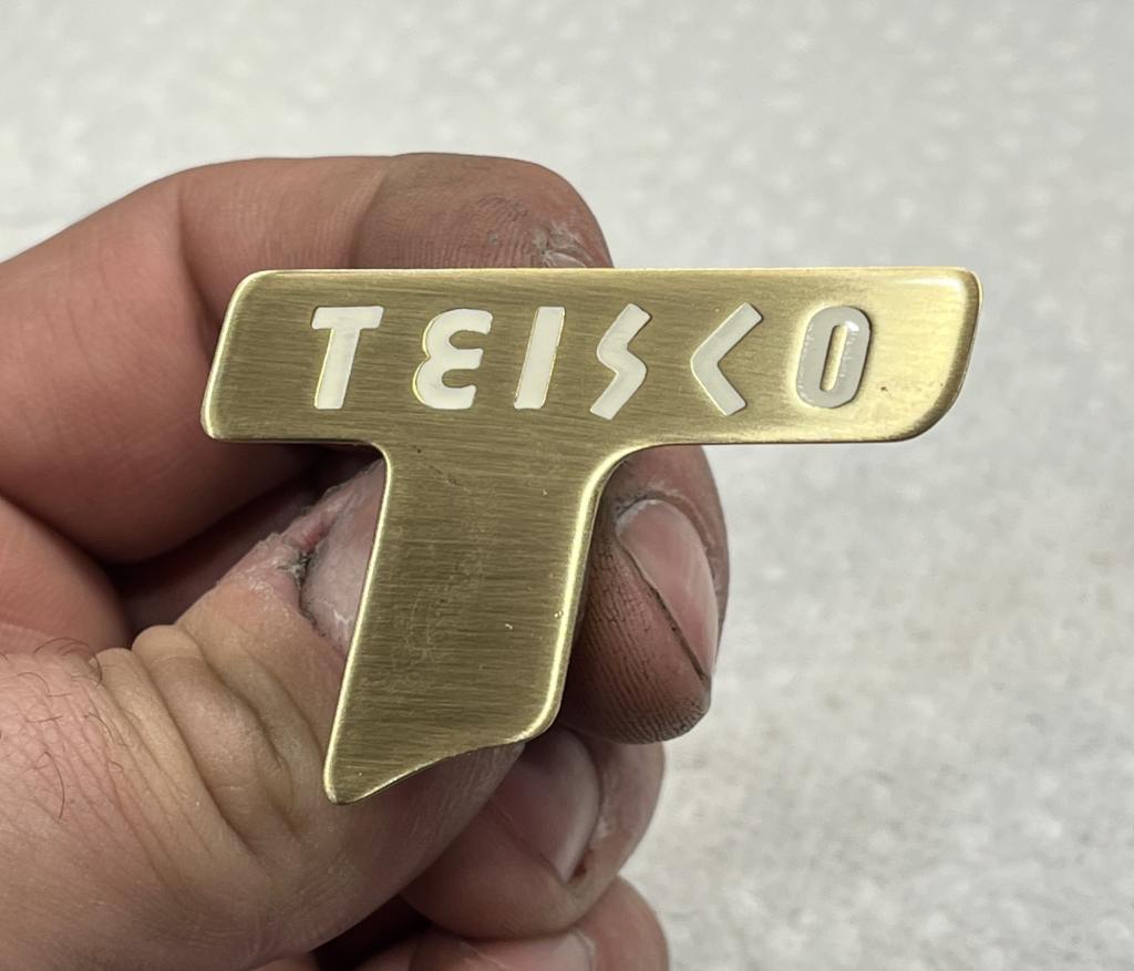 Teisco 73r Amplifier badge